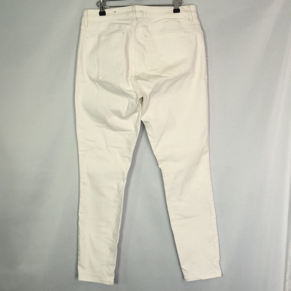Ann Taylor THE SKINNY IN CURVY White Jean
Size 10 - Picture 5 of 9